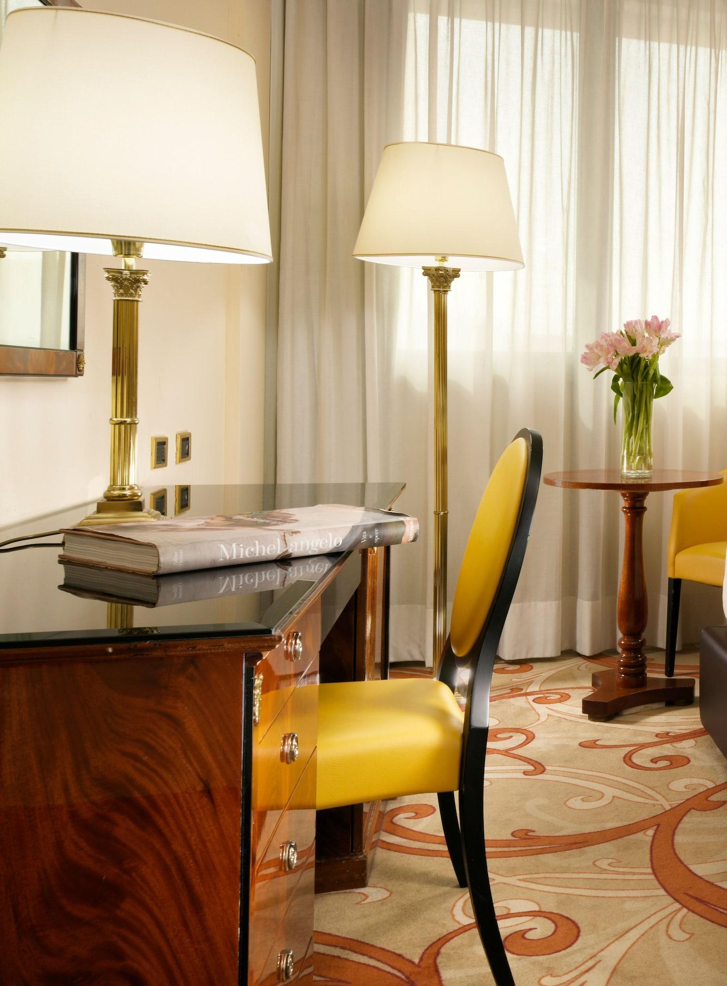 UNAHOTELS Scandinavia Milano Esterno foto