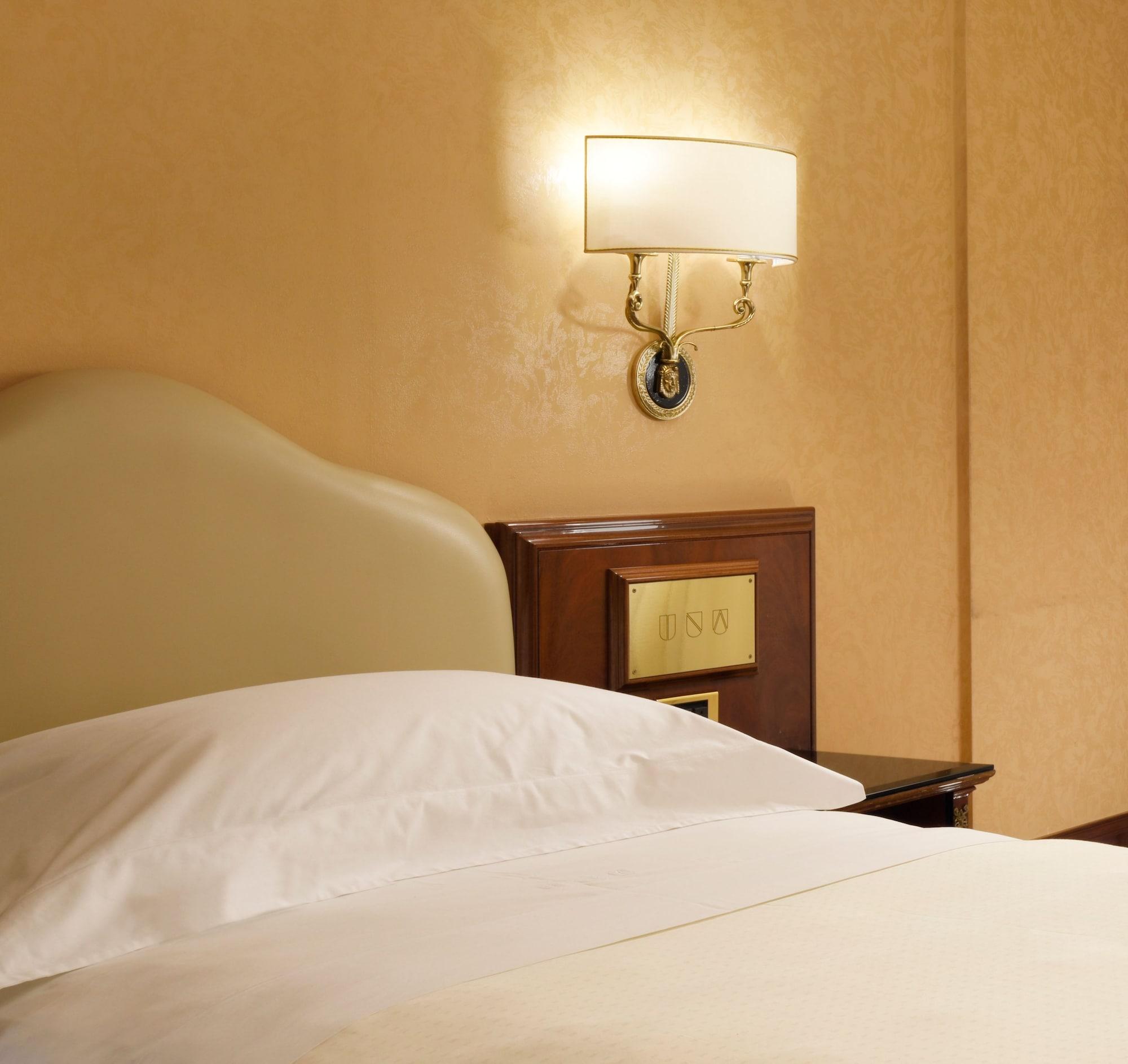UNAHOTELS Scandinavia Milano Esterno foto