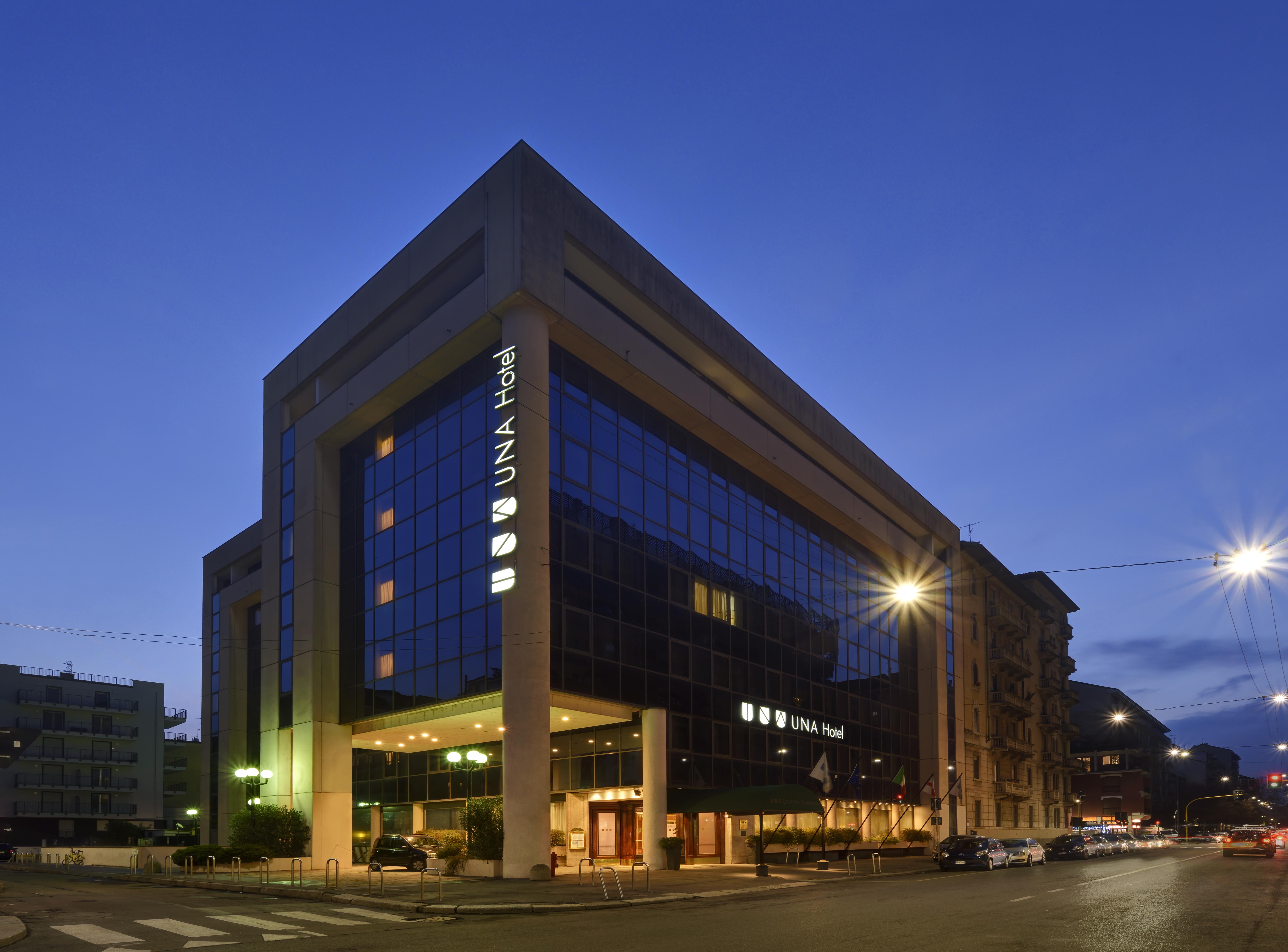 UNAHOTELS Scandinavia Milano Esterno foto