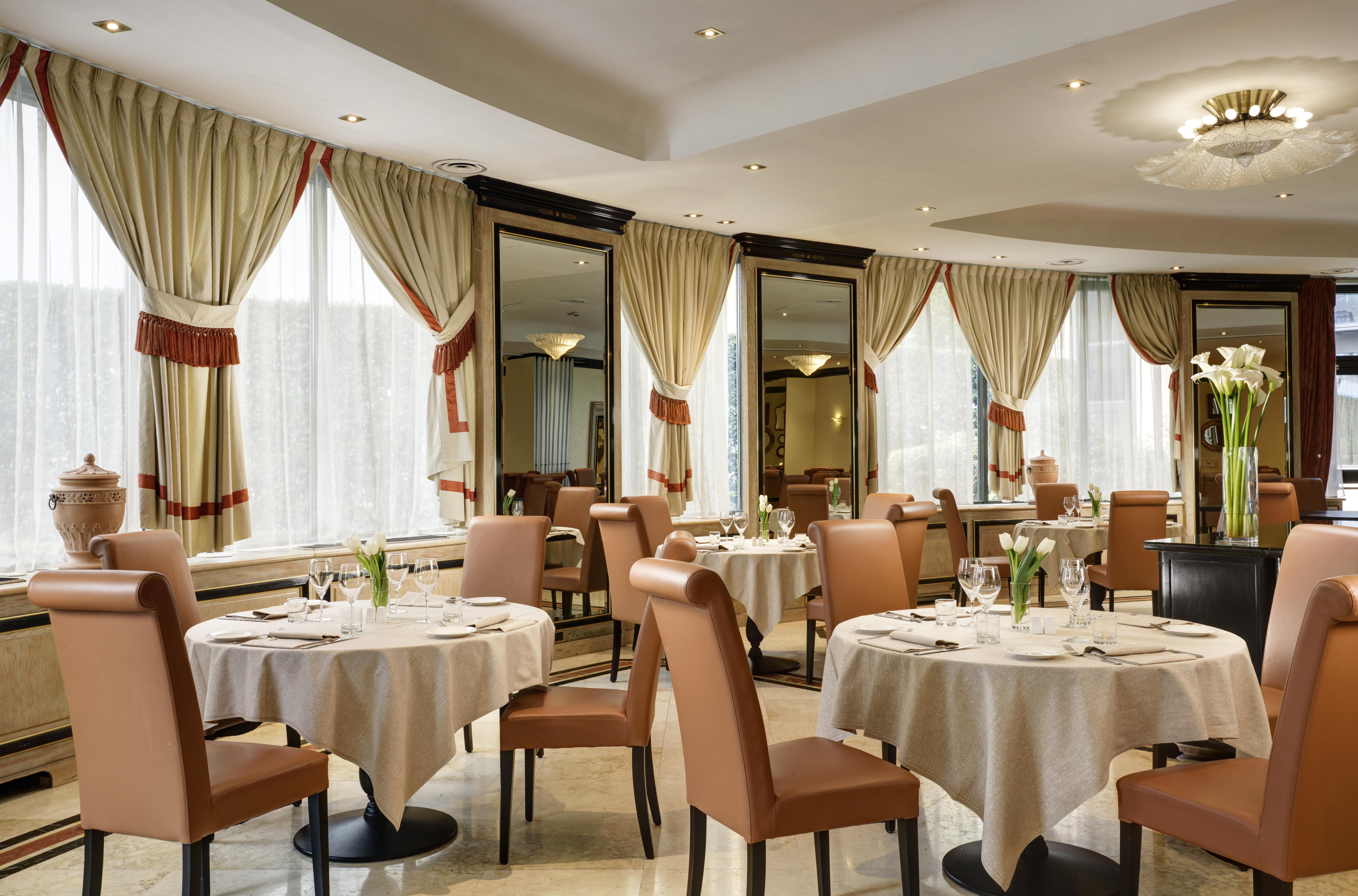 UNAHOTELS Scandinavia Milano Esterno foto